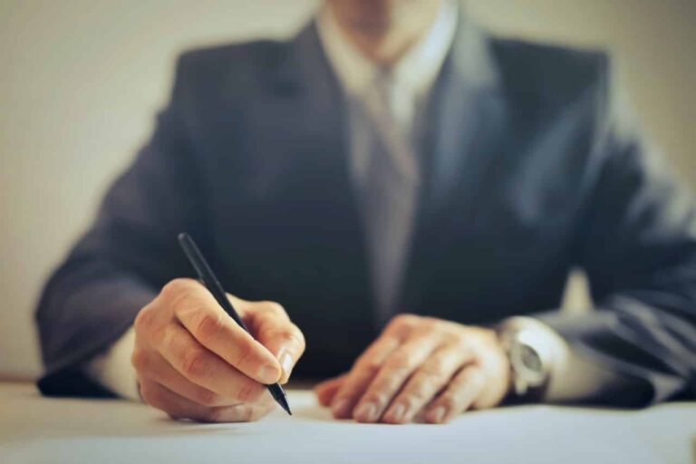 qualification personal injury lawyer bellevue