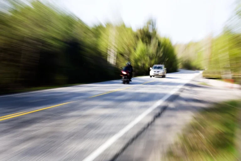 where is lane splitting legal